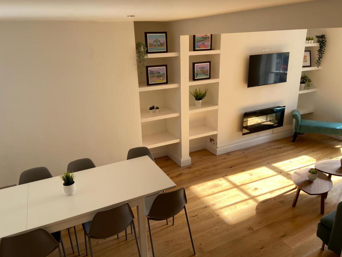 Villa Warwick House - Stunning House With Terrace And Sea Views, Sleeps 11 à Worthing Extérieur photo