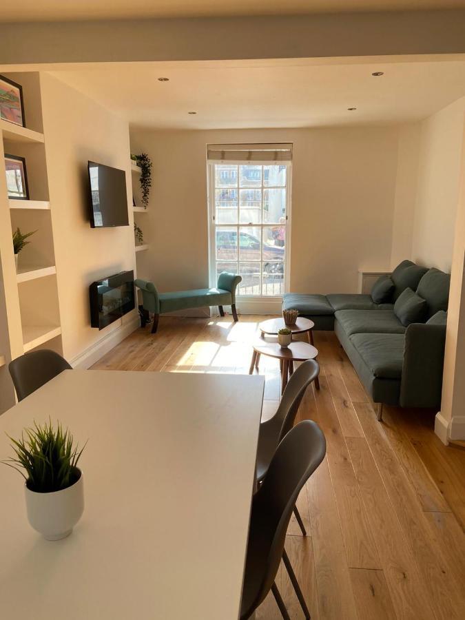 Villa Warwick House - Stunning House With Terrace And Sea Views, Sleeps 11 à Worthing Extérieur photo