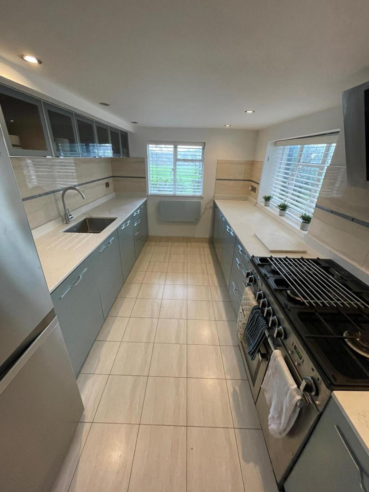 Villa Warwick House - Stunning House With Terrace And Sea Views, Sleeps 11 à Worthing Extérieur photo