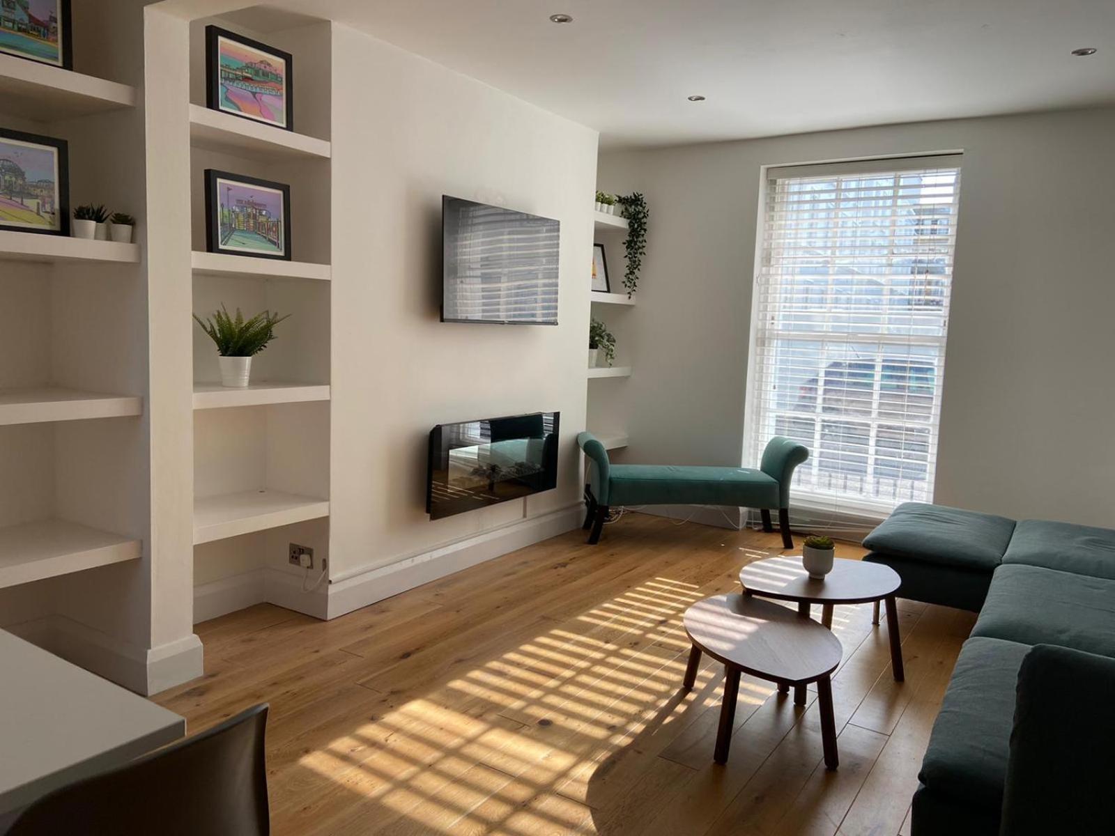 Villa Warwick House - Stunning House With Terrace And Sea Views, Sleeps 11 à Worthing Extérieur photo