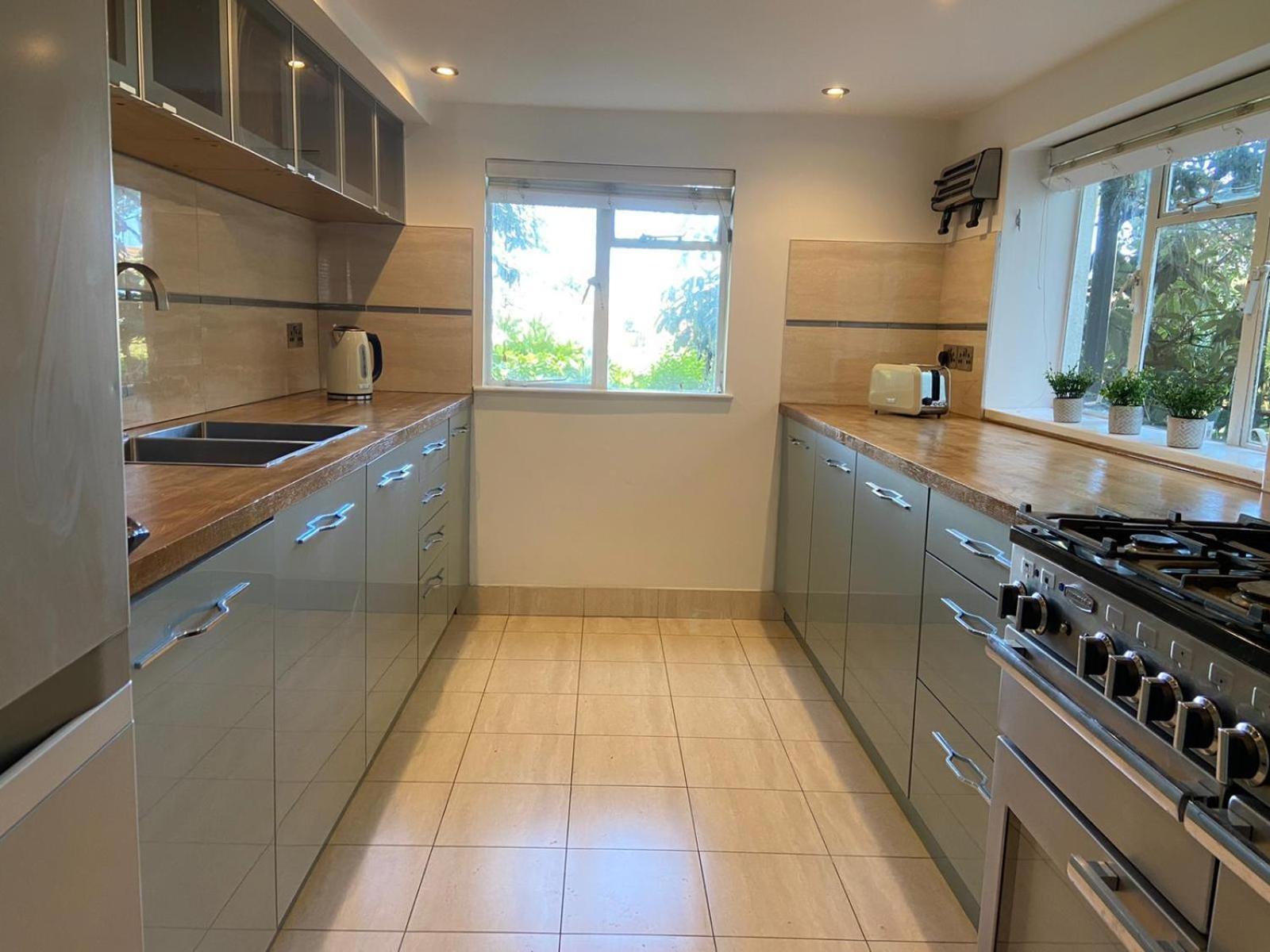 Villa Warwick House - Stunning House With Terrace And Sea Views, Sleeps 11 à Worthing Chambre photo