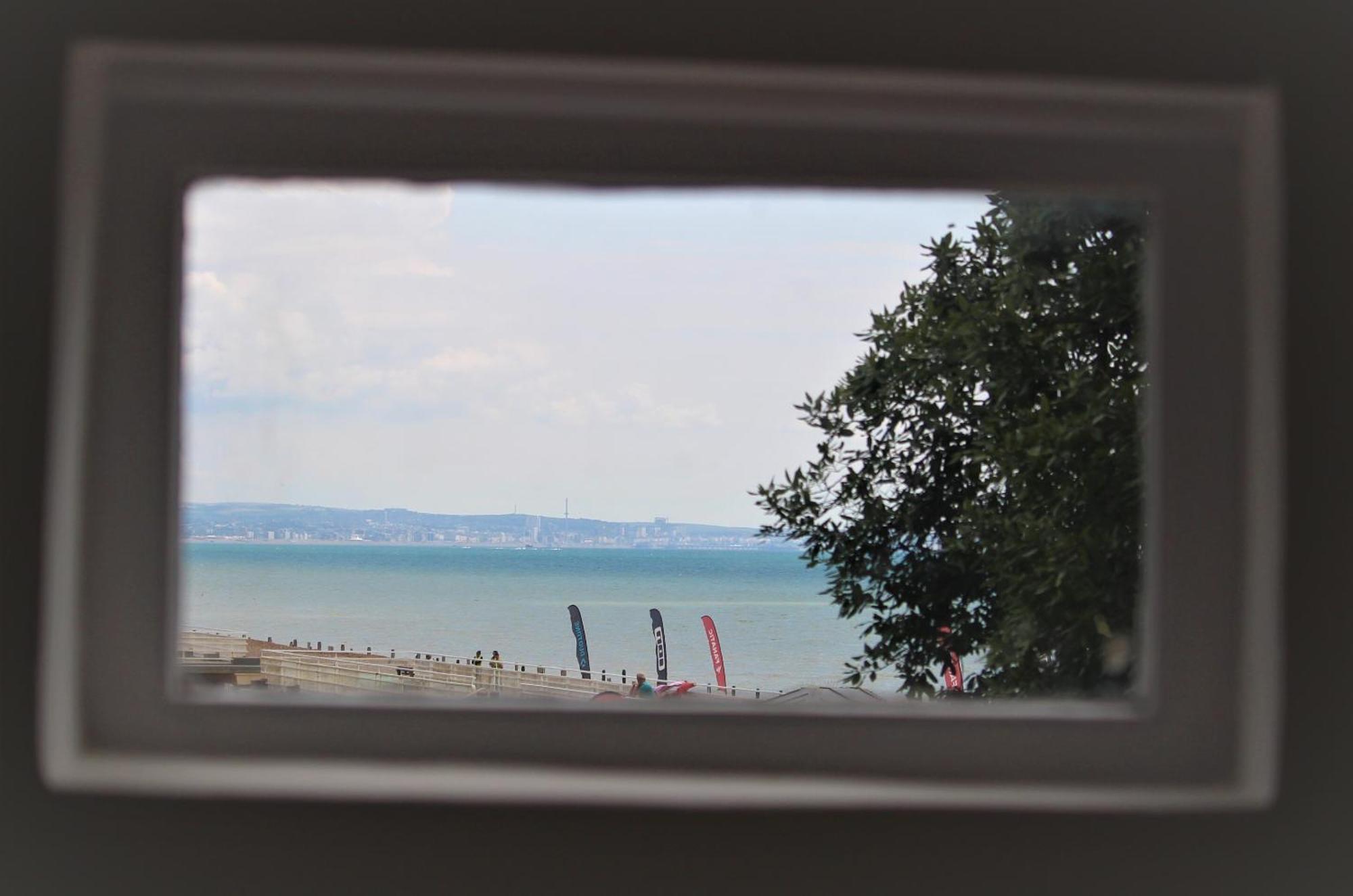 Villa Warwick House - Stunning House With Terrace And Sea Views, Sleeps 11 à Worthing Extérieur photo
