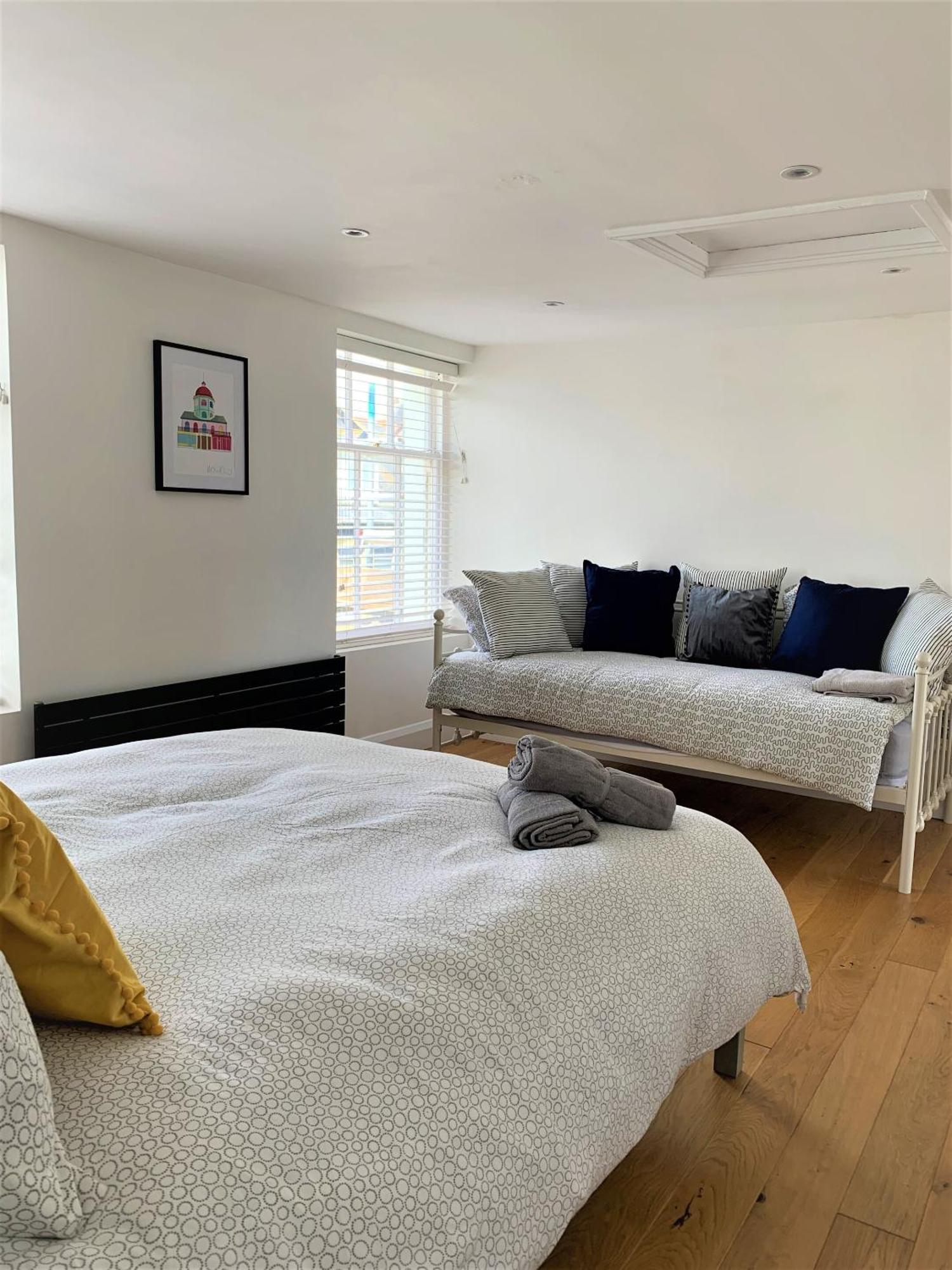 Villa Warwick House - Stunning House With Terrace And Sea Views, Sleeps 11 à Worthing Extérieur photo